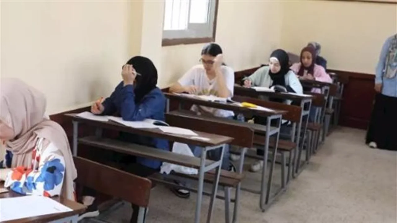نماذج الثانوية العامة.. تغيير جذري في شكل الأسئلة ونظام التقييم الجديد